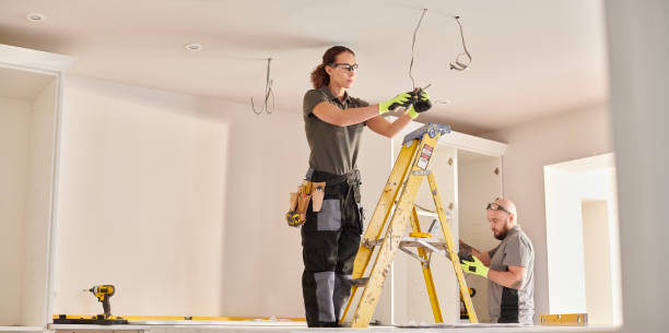 Best Outdoor Lighting Installation  in Canyonville, OR